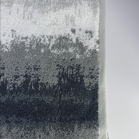 Common Thread Bath Towel Set Gray White Abstract Pattern 100% Cotton 2 pc NEW - Picture 4 of 9